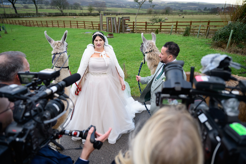 Janet & Gary 479 janet and gary rich wedding poor wedding channel 5 series at the wellbeing farm